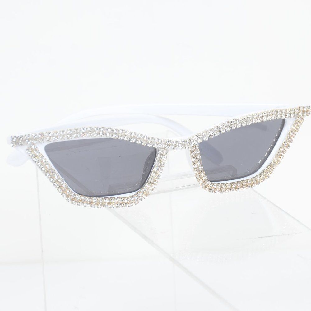Crystal Iconic Retro 50s look Cat Eye Sunglasses WHITE